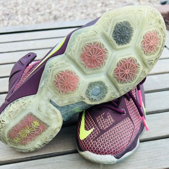 NIKE LeBron Double Helix 12 684593-607 Merlon/Metallic Silver-Volt-Pink Pow - Picture 4 of 4